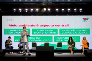 Paulo Andrade, Elaine Siqueira e Renata Monaco apresentam o programa Itinerários Amazônicos. Foto: Daniel Guimarães