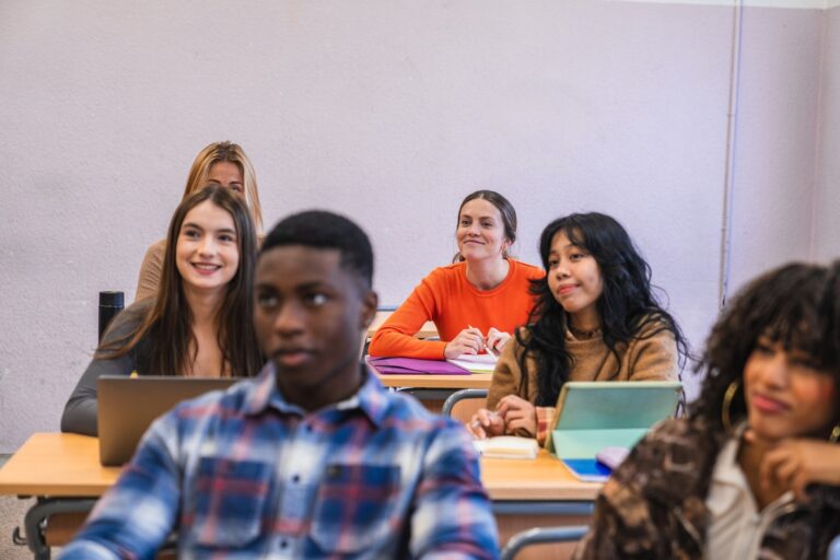 alunos em uma sala de aula
