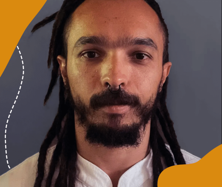 Professor Marcel, com moldura a partir da identidade visual da campanha dos professores.